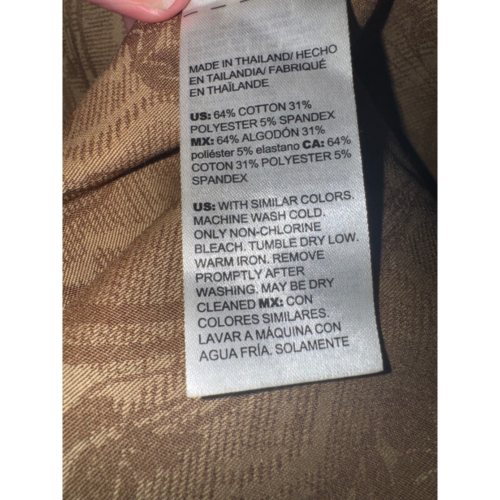 Chico's No Iron Chic Stretch Floral‎ Damask Shirt Tan - Picture 13 of 14